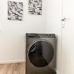Moderne, Propre, Wifi Gratuit Apartment *